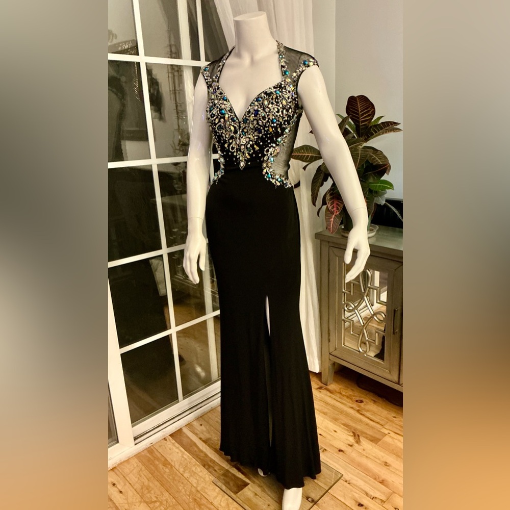 MacDuggal Gala Prom Guest Party Black Beaded Evening Gown Embellished  WM Size 4